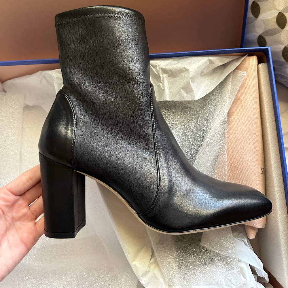 *NEW* STILL IN BOX. STUART WEITZMAN CARESSA 80 BOOT SIZE 9